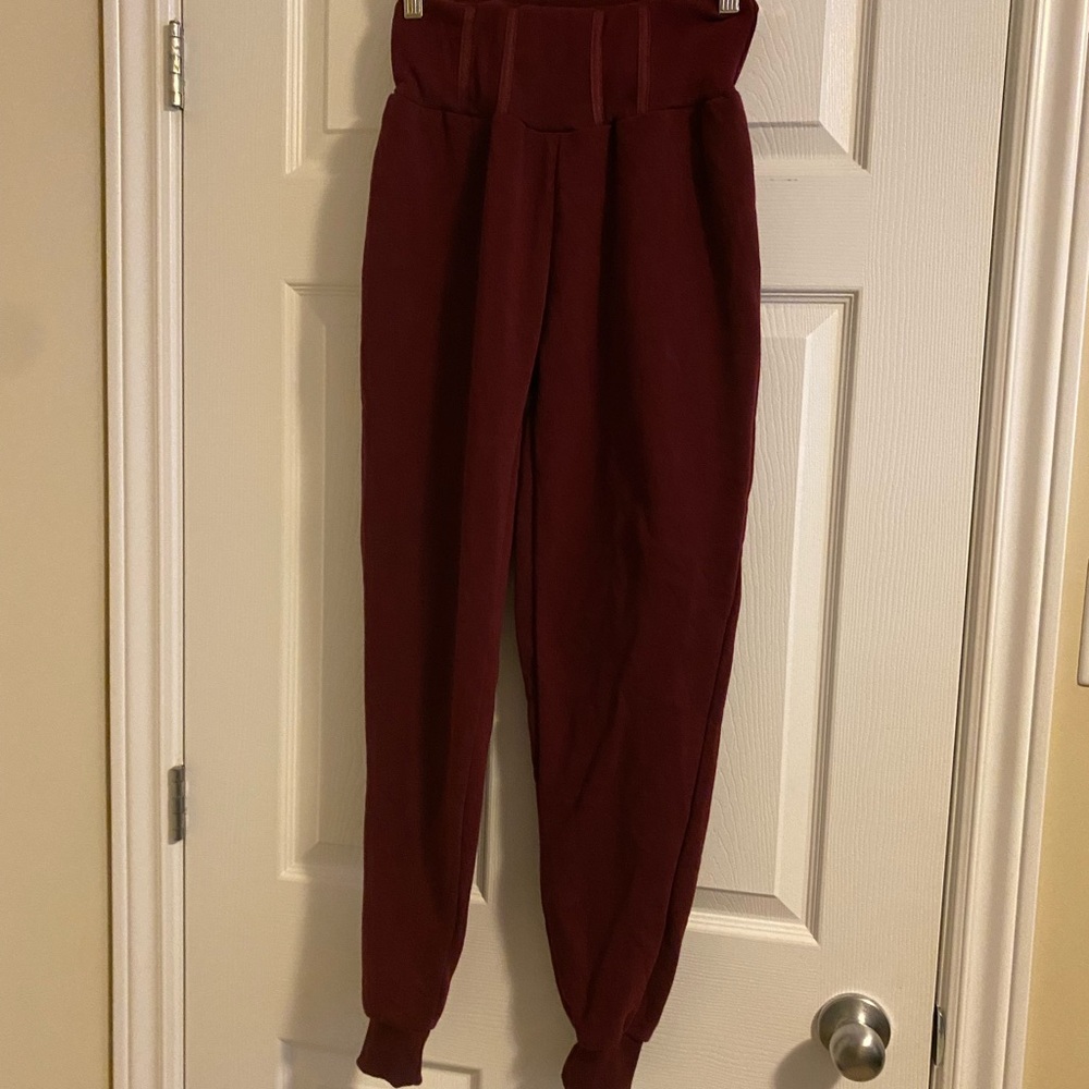 Assorted pants - Picture 11 of 13